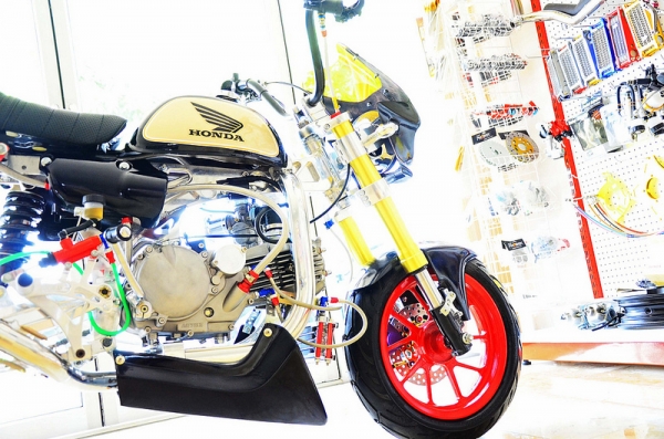 มอบของขวัญลดราคา  มังกี้ ลดราคา มี ให้ เลือกหลากหลายแบบ ไม่ซ้ำ ขับสนุก ขับมัน ทนทาน เรากล้า รับประกัน 100\%***มอบของขวัญลดราคาต้อนรับสงกรานต์ !!!! มังกี้ ลดราคา มี ให้ เลือกหลากหลายแบบ ไม่ซ้ำ ขับสนุก ขับมัน ทนทาน เรากล้า รับประกัน 100\%**