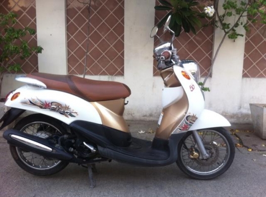 Yamaha Fino ขาว น้ำตาลทอง สวย เครื่องดี พร้อมใช้ทุกระบบ