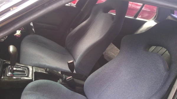 ขายเบาะซูบุรุ 1คู่  ปีกแน่นๆสภาพดีถูกๆ