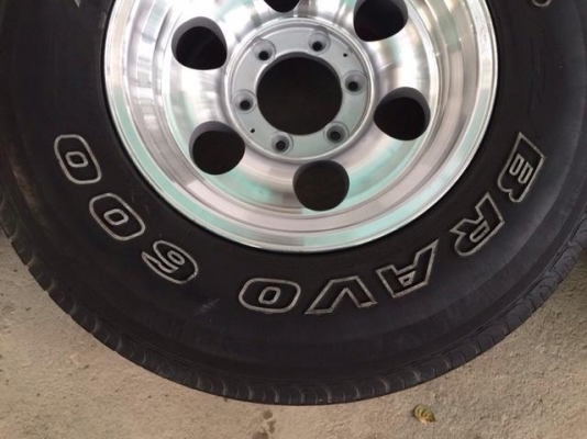 ขายล้อแมคขอบ 15 ลายหยดน้ำ สภาพสวยมากๆ พร้อมยาง.maxxis bravo 30-9.5-15