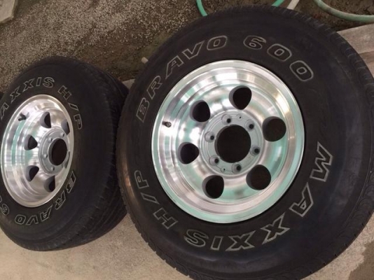 ขายล้อแมคขอบ 15 ลายหยดน้ำ สภาพสวยมากๆ พร้อมยาง.maxxis bravo 30-9.5-15