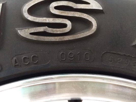 ขายล้อแมคขอบ 15 ลายหยดน้ำ สภาพสวยมากๆ พร้อมยาง.maxxis bravo 30-9.5-15