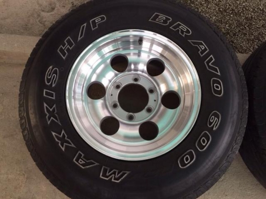 ขายล้อแมคขอบ 15 ลายหยดน้ำ สภาพสวยมากๆ พร้อมยาง.maxxis bravo 30-9.5-15