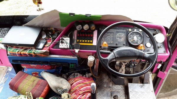 ขายรถบัส 41ที่นั่ง เครื่องเสียงพร้อม สภาพสว เล่มทะเบียนพร้อมโอน