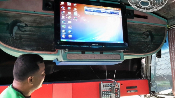 ขายรถบัส 41ที่นั่ง เครื่องเสียงพร้อม สภาพสว เล่มทะเบียนพร้อมโอน