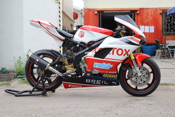 ขาย cbr400 พร้อมทะเบียนแท้ ของแต่งเพียบ