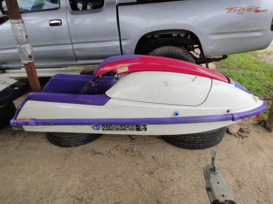 ขายเจ็ทสกียืน KAWASAKI 750cc คาบูคู่  เครื่องดีมาก