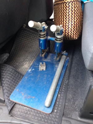 เครื่องปั้มรูประกบมุมบานเลื่อนสันติ