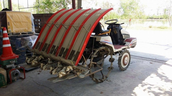 รถปลูกข้าวนั่งขับ MITSUBISHI  รุ่น MPR55H เก่าญี่ปุ่น  ดำนา 5 แถว สภาพสวย เครื่องยนต์ติดง่าย สภาพสวยพร้อมใช้งาน ไม่เคยใช้งานในไทย