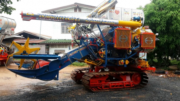 ขายรถเกี่ยวข้าววรพจน์การช่าง