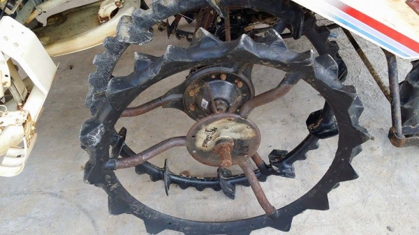 รถปลูกข้าวนั่งขับ YANMAR   RR650  ดำนา 6 แถว  พร้อมกล่องหยอดปุ๋ยด้านท้าย  เก่าญี่ปุ่น สภาพสวย