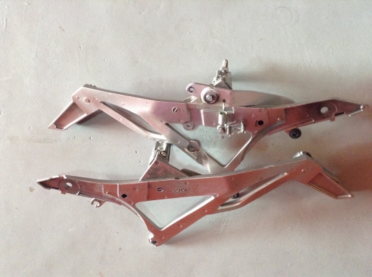 ธารนนทบุรี//ขาย พักเท้าเดิม kawasaki er 650 ราคา 3,500 บาท