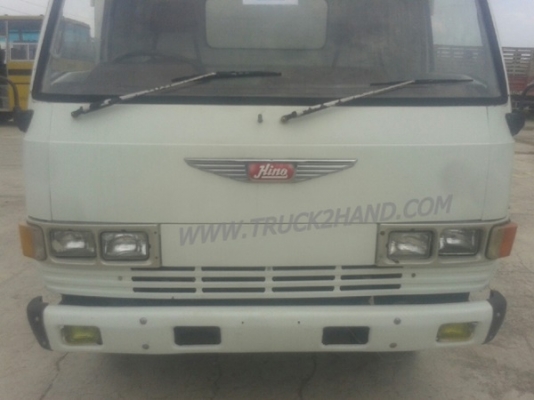 รถบรรทุก 6 ล้อ HINO พื้นเรียบ รุ่นFB กระบะยาว 5 เมตร