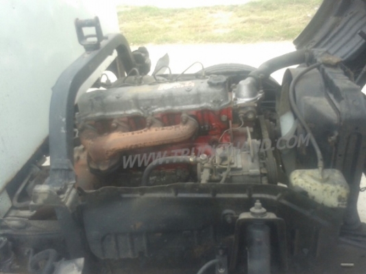 รถบรรทุก 6 ล้อ HINO พื้นเรียบ รุ่นFB กระบะยาว 5 เมตร