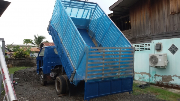 ขายหกล้อดั้มเครื่อง85แรง