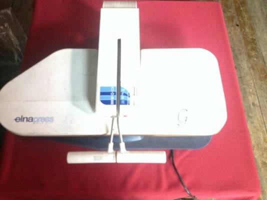 เตารีดแบบพับ elna