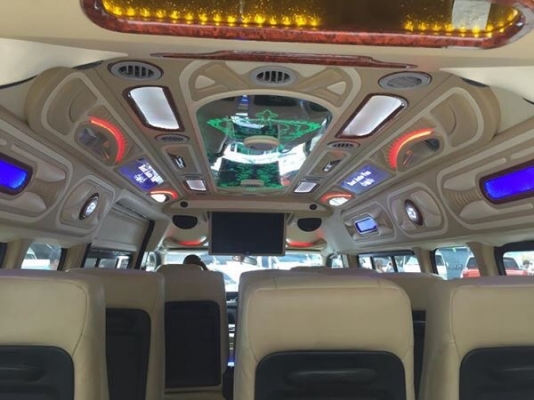 TOYOTA COMMUTER 2.5ดีเซล ปี 13 เกียMTโทร 0877758887 นาง