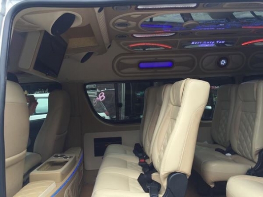 TOYOTA COMMUTER 2.5ดีเซล ปี 13 เกียMTโทร 0877758887 นาง