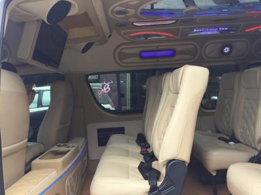 TOYOTA COMMUTER 2.5ดีเซล ปี 13 เกียMTโทร 0877758887 นาง