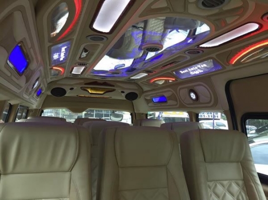 TOYOTA COMMUTER 2.5ดีเซล ปี 13 เกียMTโทร 0877758887 นาง