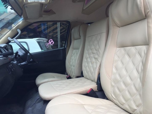 TOYOTA COMMUTER 2.5ดีเซล ปี 13 เกียMTโทร 0877758887 นาง