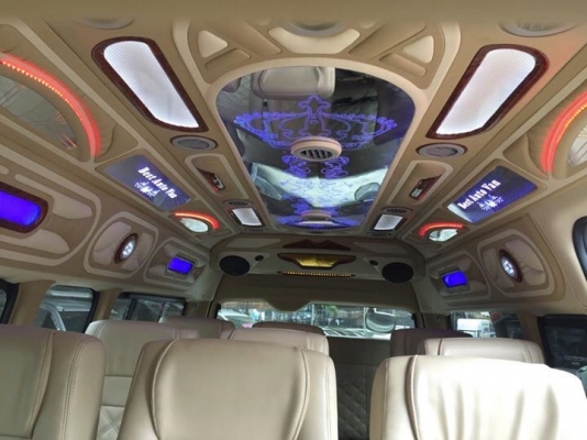 TOYOTA COMMUTER 2.5ดีเซล ปี 13 เกียMTโทร 0877758887 นาง