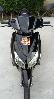 ขาย Honda click เครื่องเดิมสนิท เฟืองท้ายไม่มีหอน ท่อไม่มีควันแน่นอน ชุดสีเดิมสนิท วิ่งน้อย รถบ้าน ทะเบียนไม่ขาดต่อ ชุดโอนครับ รถอยุ่ สรงประภา ดอนเมือง กรุงเทพ เบอ 0891123302 line progress7109 ราคา 11900 บาท