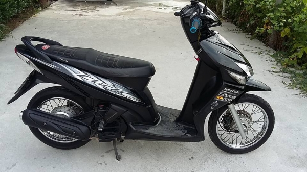 ขาย Honda click เครื่องเดิมสนิท เฟืองท้ายไม่มีหอน ท่อไม่มีควันแน่นอน ชุดสีเดิมสนิท วิ่งน้อย รถบ้าน ทะเบียนไม่ขาดต่อ ชุดโอนครับ รถอยุ่ สรงประภา ดอนเมือง กรุงเทพ เบอ 0891123302 line progress7109 ราคา 11900 บาท