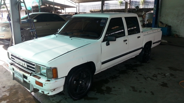 ขาย Toyota Hero 4 ประตู บอดี้นอก พ .เพาเวอร์ ดังรูป