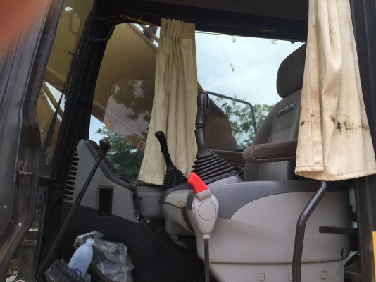 รถขุดPC200-7....จ่ายก่อน 1000000. ผ่อนต่อ 50700x15=760500.