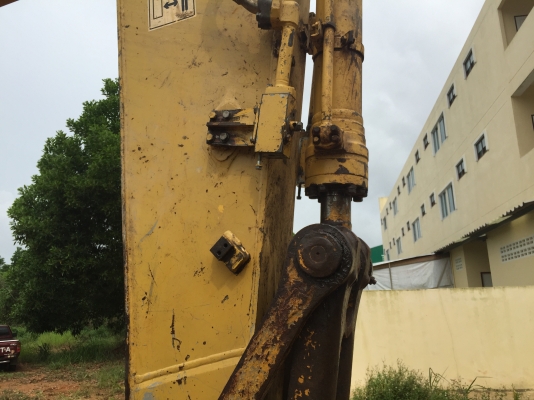 รถขุดPC200-7....จ่ายก่อน 1000000. ผ่อนต่อ 50700x15=760500.