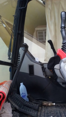 รถขุดPC200-7....จ่ายก่อน 1000000. ผ่อนต่อ 50700x15=760500.