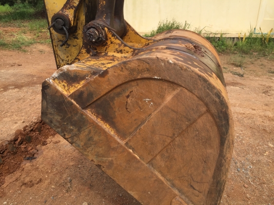 รถขุดPC200-7....จ่ายก่อน 1000000. ผ่อนต่อ 50700x15=760500.