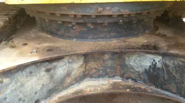 รถขุดPC200-7....จ่ายก่อน 1000000. ผ่อนต่อ 50700x15=760500.