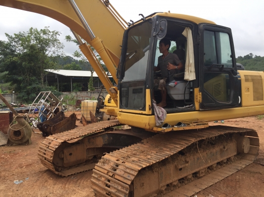 รถขุดPC200-7....จ่ายก่อน 1000000. ผ่อนต่อ 50700x15=760500.