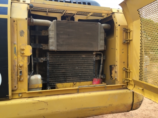 รถขุดPC200-7....จ่ายก่อน 1000000. ผ่อนต่อ 50700x15=760500.