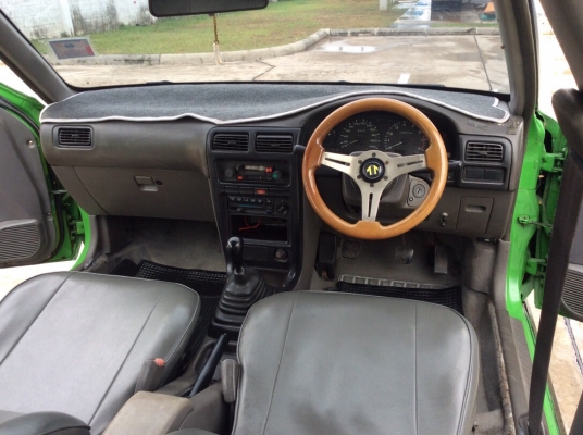 ขายรถ นิสสัน เซนทร้า B13 ปี93 เครื่อง 1.6 เกียร์ธรรมดา ติดแก๊สLPG กระจกไฟฟ้า ภายในเบาะหนังสวยไม่มีขาด แอร์เย็น ตัวถังสีเต็มเงามีริ้วรอยบ้างไม่มีผุ แม็กเดิมขอบ14" ท่อซิ่ง เครื่องแน่นๆ ช่วงล่างดี รถขับดี พร้อมใช้งานได้เลยครับ ภาษีปี59 ขายถูกครับ