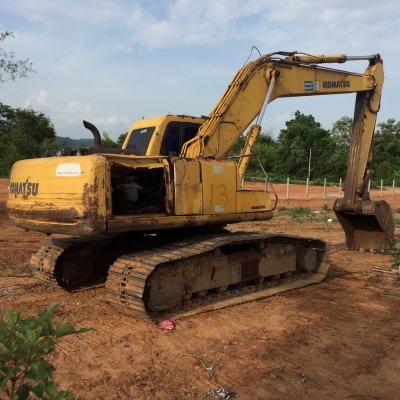 ขายรถแบคโฮ KOMATSU PC200-6 ซีเรียล C10095 ราคา 680000