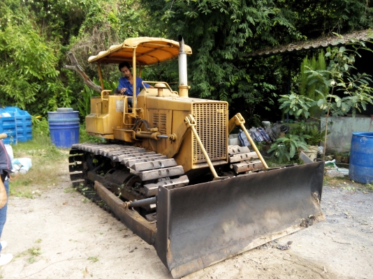 ขายรถแทรคเตอร์ KOMATSU D31P-16 ตีนเป็ด เอกสารอินวอย ราคา 300000