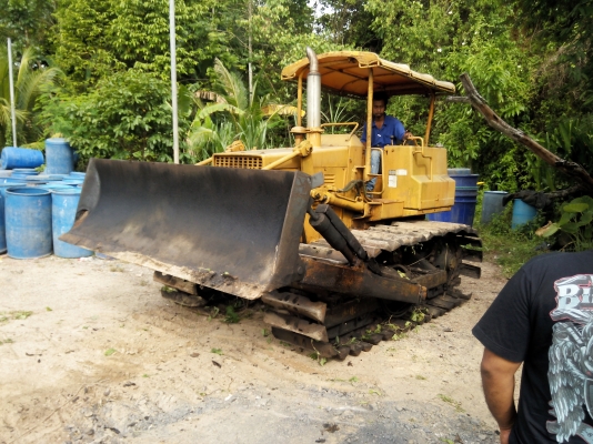 ขายรถแทรคเตอร์ KOMATSU D31P-16 ตีนเป็ด เอกสารอินวอย ราคา 300000