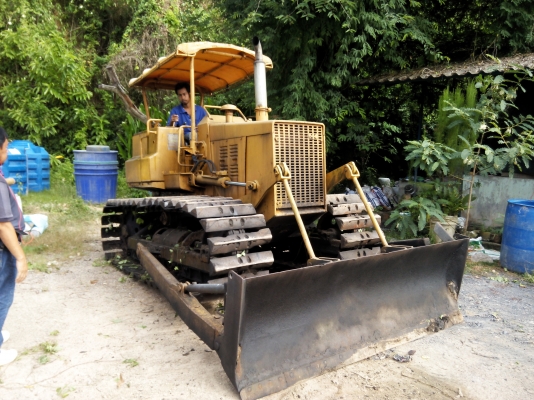 ขายรถแทรคเตอร์ KOMATSU D31P-16 ตีนเป็ด เอกสารอินวอย ราคา 300000