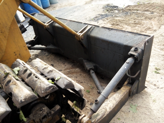 ขายรถแทรคเตอร์ KOMATSU D31P-16 ตีนเป็ด เอกสารอินวอย ราคา 300000