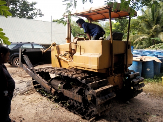 ขายรถแทรคเตอร์ KOMATSU D31P-16 ตีนเป็ด เอกสารอินวอย ราคา 300000