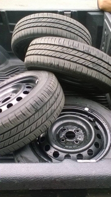 ล้อกะทะนิวยาริสพร้อมยาง18560R15ใหม่สดๆดอกคมๆ99\%ปี15