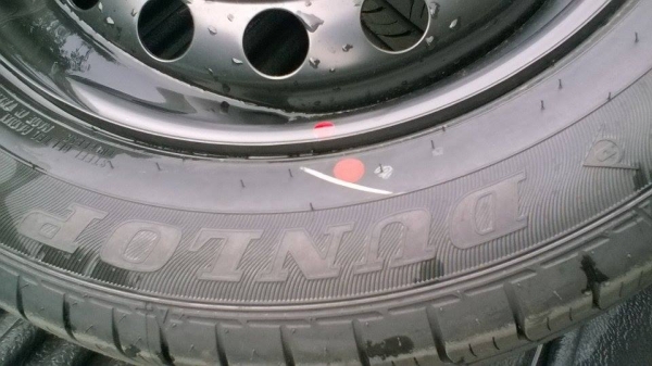 ล้อกะทะนิวยาริสพร้อมยาง18560R15ใหม่สดๆดอกคมๆ99\%ปี15