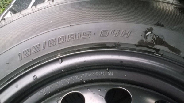 ล้อกะทะนิวยาริสพร้อมยาง18560R15ใหม่สดๆดอกคมๆ99\%ปี15