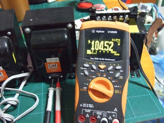 หม้อแปลงไฟจาก 220v ==> 100v ขนาด 1,500W ของ GM-Transformer