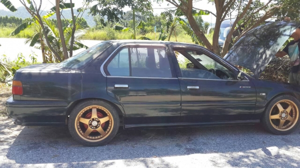 Honda accord ตาเพชร 39000 เกียร์ธรรมดา ขับได้เลยสวยๆครับแอร์เย็นแม็ก 17" ตามสภาพเลยครับ Honda accord ตาเพชร 39000 เกียร์ธรรมดา ขับได้เลยสวยๆครับแอร์เย็นแม็ก 17" ตามสภาพเลยครับ