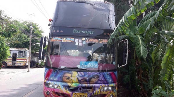 ขายรถบัส เครื่องนิสสันED6 230 แรง ไม่โบ ทะเบียนขาด1ปี เครื่องเสียงพร้อมใช้งาน ขาย 220000 บาท