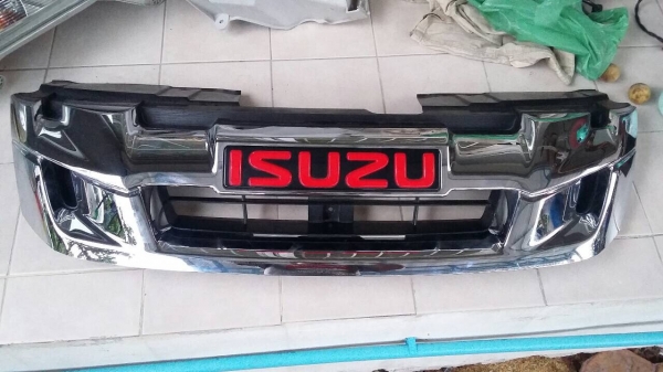 กระจังหน้า ISUZU  เขี้ยวเสือ